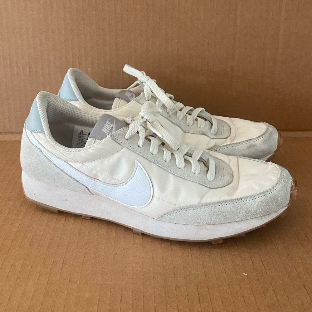 Nike Women's DBreak Lifestyle Shoes | US 8.5